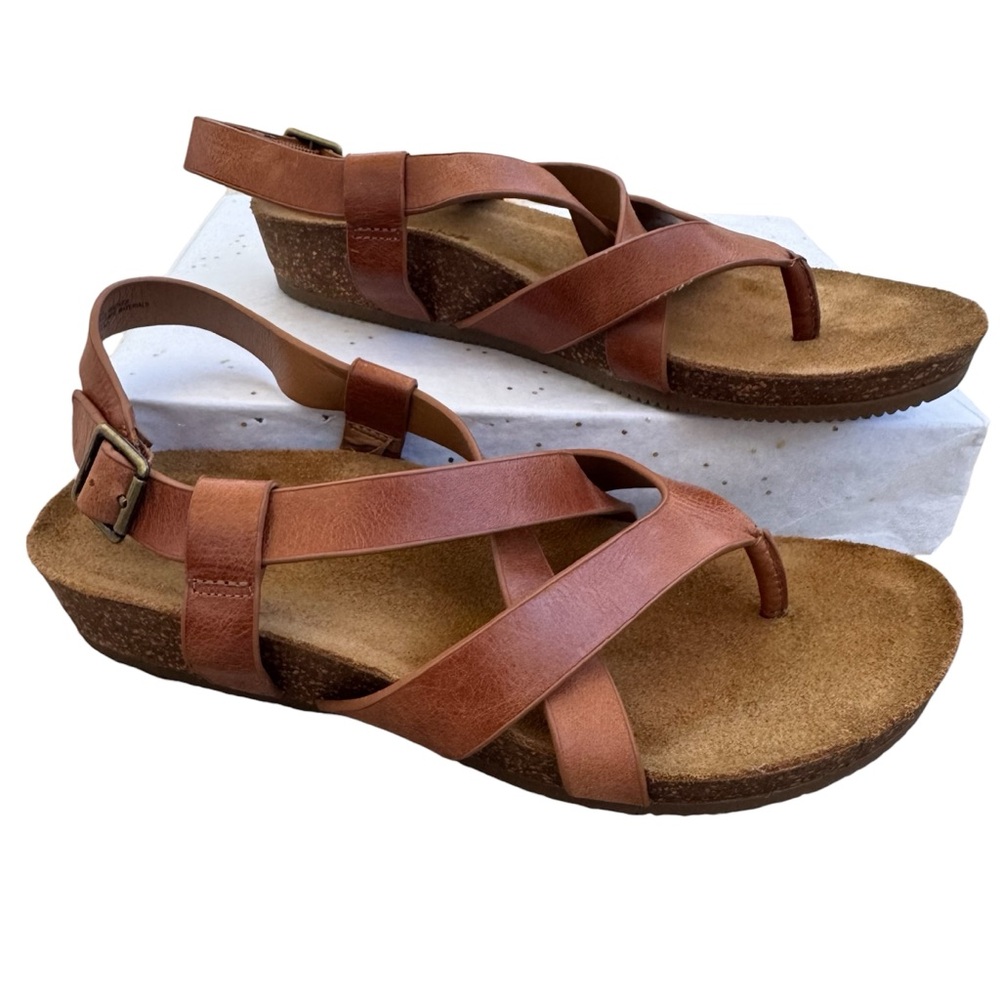 Like New! Comfortiva Tan Leather Wedge Sandals with Pillow-Top Sole. Y2K Vintage